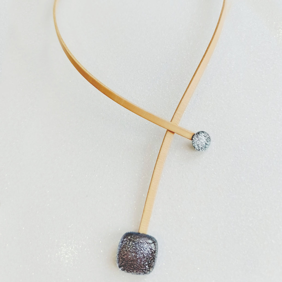 LEATHER GLASS NECKLACE