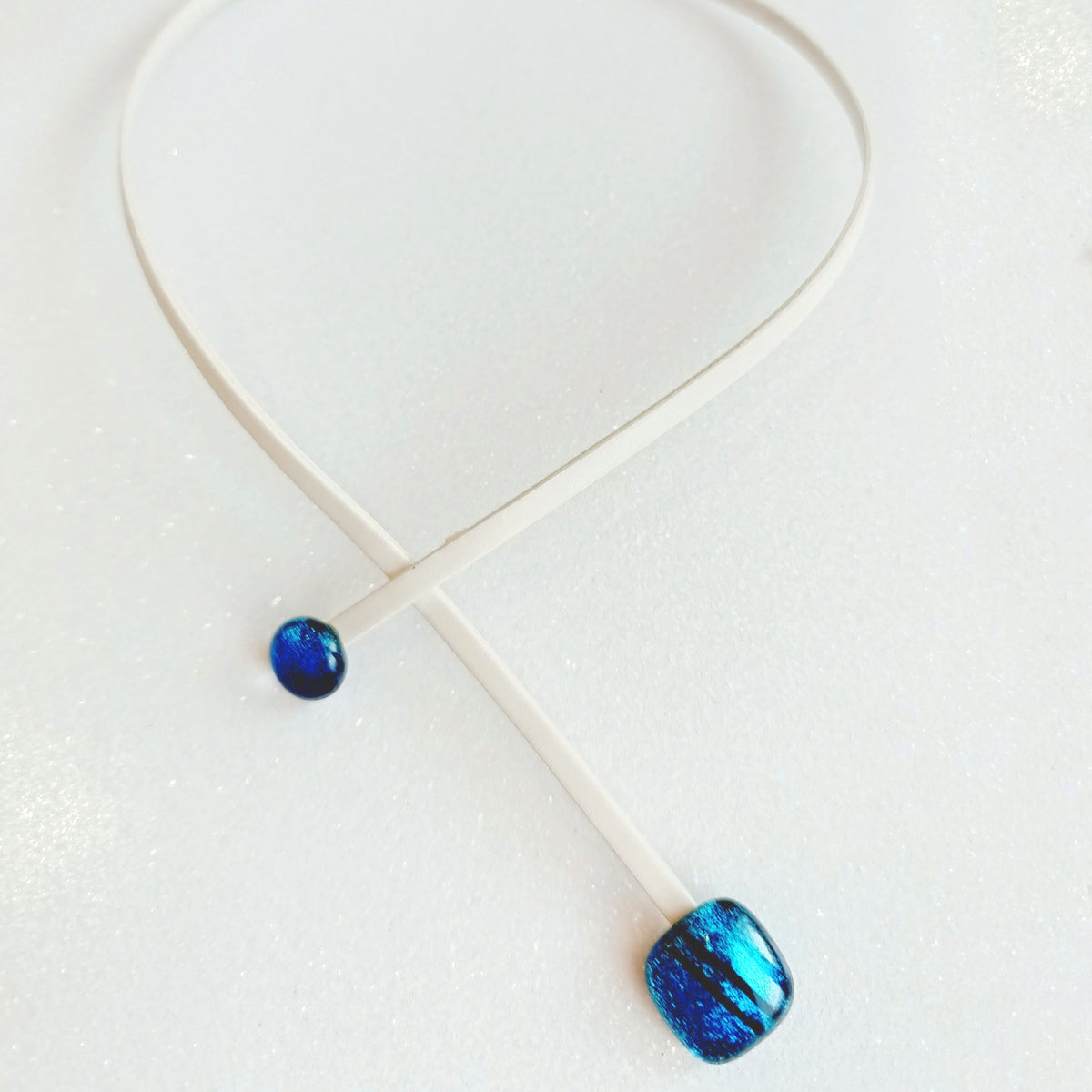 LEATHER GLASS NECKLACE