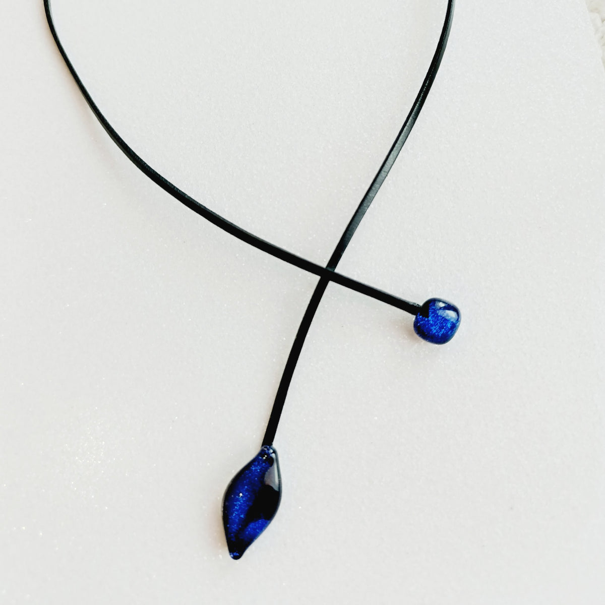 LEATHER GLASS NECKLACE