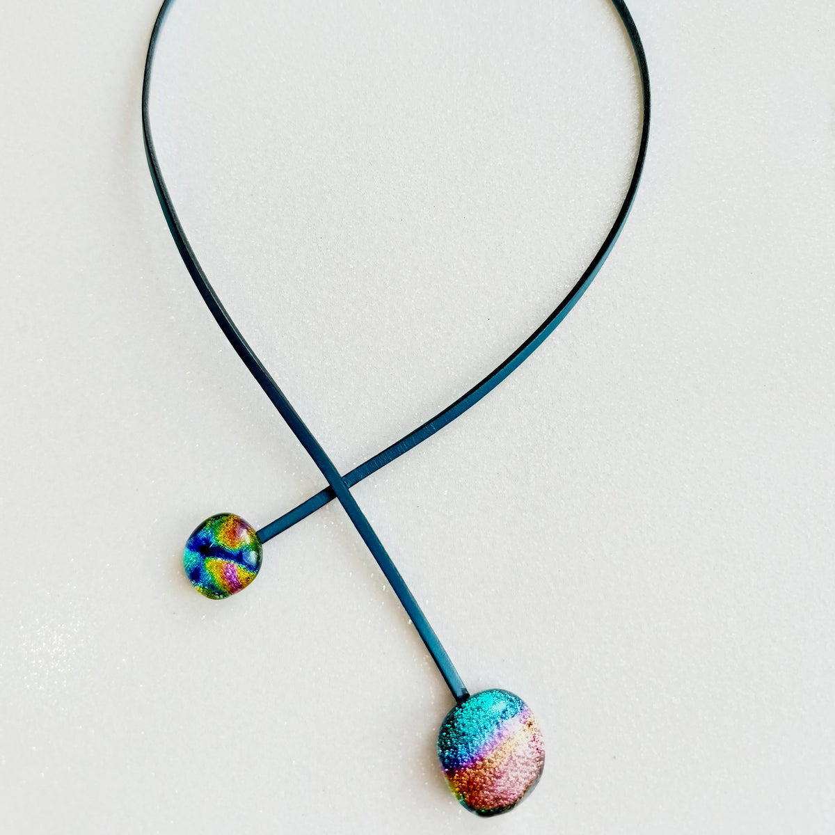 LEATHER GLASS NECKLACE