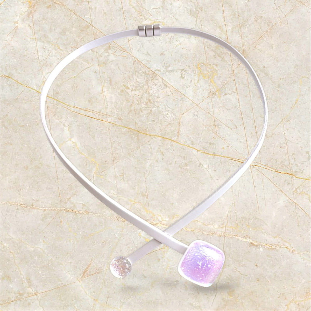 LEATHER GLASS NECKLACE