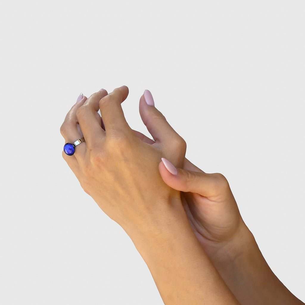 RING TURQUOISE ~ NIGHT BLUE | ECLIPSE | REFLET[proRING TURQUOISE ~ NIGHT BLUEduct_vendor]MicrocosmosPRODUCT INFORMATION 

Exclusive Microcosmoses Glass Reflet™
Base: Stainless Steel 
Bead size: 12~14 mm / 0.47"~0.55"


Free Gift Box 


The  Microcosmoses Reflet  StRINGS GLASS REFLET