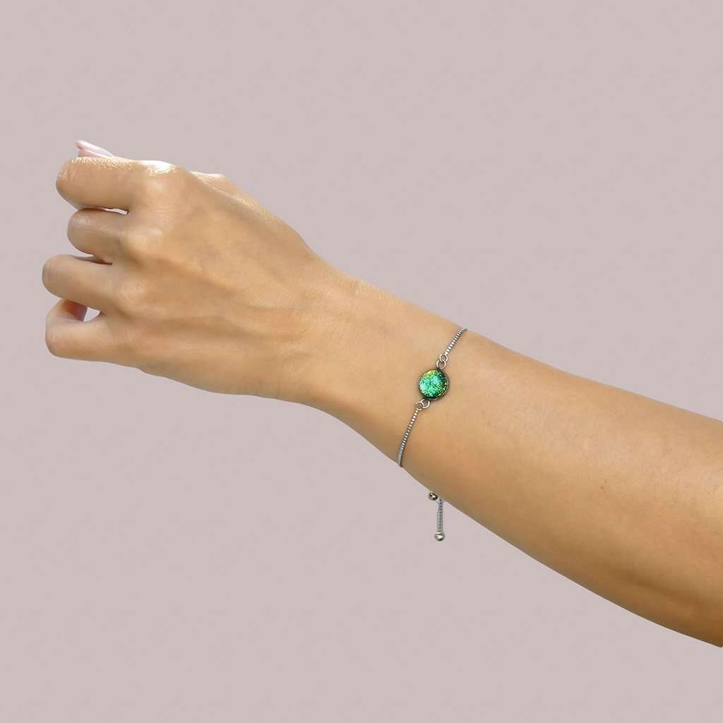 BRACELET GREEN KELLY ~ BLUE BELIZE | ST. STEEL | PERFECT FIT | REFLET[proBRACELET GREEN KELLY ~ BLUE BELIZEduct_vendor]MicrocosmosPRODUCT INFORMATION

Exclusive Microcosmoses Glass Reflet™
Base: Stainless Steel Perfect Fit adjustable slide closure up to 9", 22 cm.

Bracelet chain thickness 2 mmBRACELET STEEL