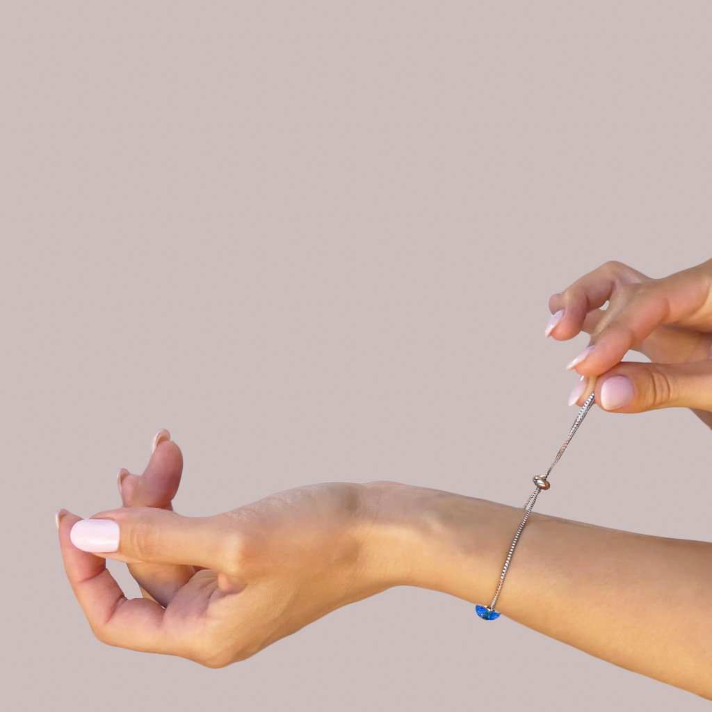 BRACELET GREEN KELLY ~ BLUE BELIZE | ST. STEEL | PERFECT FIT | REFLET[proBRACELET GREEN KELLY ~ BLUE BELIZEduct_vendor]MicrocosmosPRODUCT INFORMATION

Exclusive Microcosmoses Glass Reflet™
Base: Stainless Steel Perfect Fit adjustable slide closure up to 9", 22 cm.

Bracelet chain thickness 2 mmBRACELET STEEL