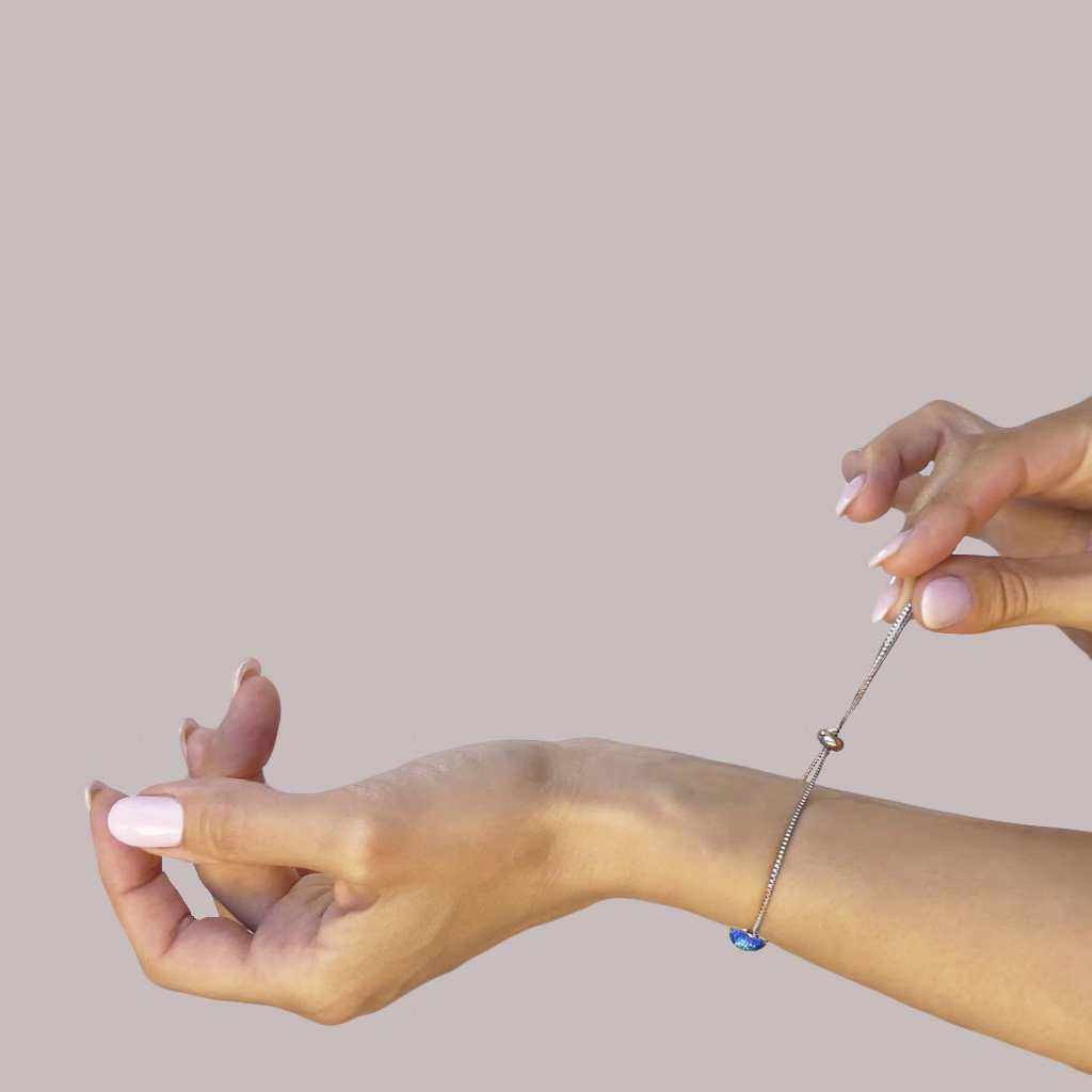 BRACELET TURQUOISE ~ NIGHT BLUE | ST. STEEL | PERFECT FIT | REFLET[proBRACELET TURQUOISE ~ NIGHT BLUEduct_vendor]MicrocosmosPRODUCT INFORMATION

Exclusive Microcosmoses Glass Reflet™
Base: Stainless Steel Perfect Fit adjustable slide closure up to 9", 22 cm.

Bracelet chain thickness 2 mmBRACELET STEEL