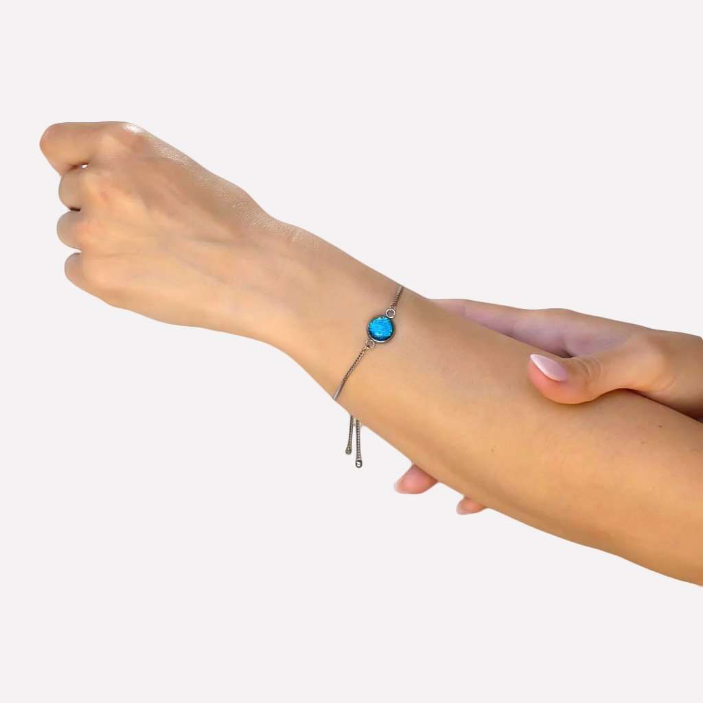 BRACELET VERT DE BLEU ~ TEAL | ST. STEEL | PERFECT FIT | REFLET[proBRACELET VERT DE BLEU ~ TEALduct_vendor]MicrocosmosPRODUCT INFORMATION

Exclusive Microcosmoses Glass Reflet™
Base: Stainless Steel Perfect Fit adjustable slide closure up to 9", 22 cm.

Bracelet chain thickness 2 mmBRACELET STEEL