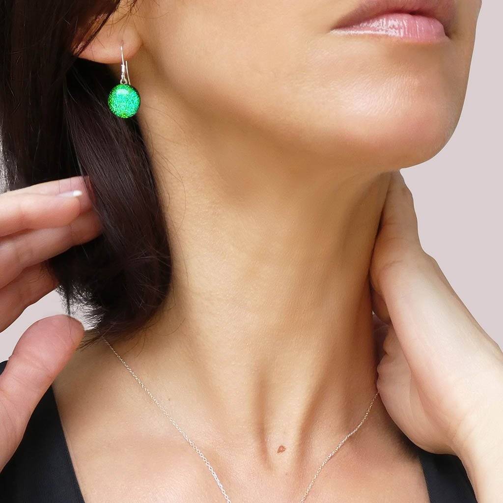 EARRINGS GREEN KELLY ~ BLUE BELIZE | ECLIPSE | SILVER 925 | REFLET[proEARRINGS GREEN KELLY ~ BLUE BELIZEduct_vendor]MicrocosmosPRODUCT INFORMATION

Exclusive Microcosmoses Glass Reflet™
Base: Sterling Silver 925
Bead size: From 12 mm / 0.5"


Free Gift Box 


The  Microcosmoses Reflet EclipsEARRINGS GLASS REFLET