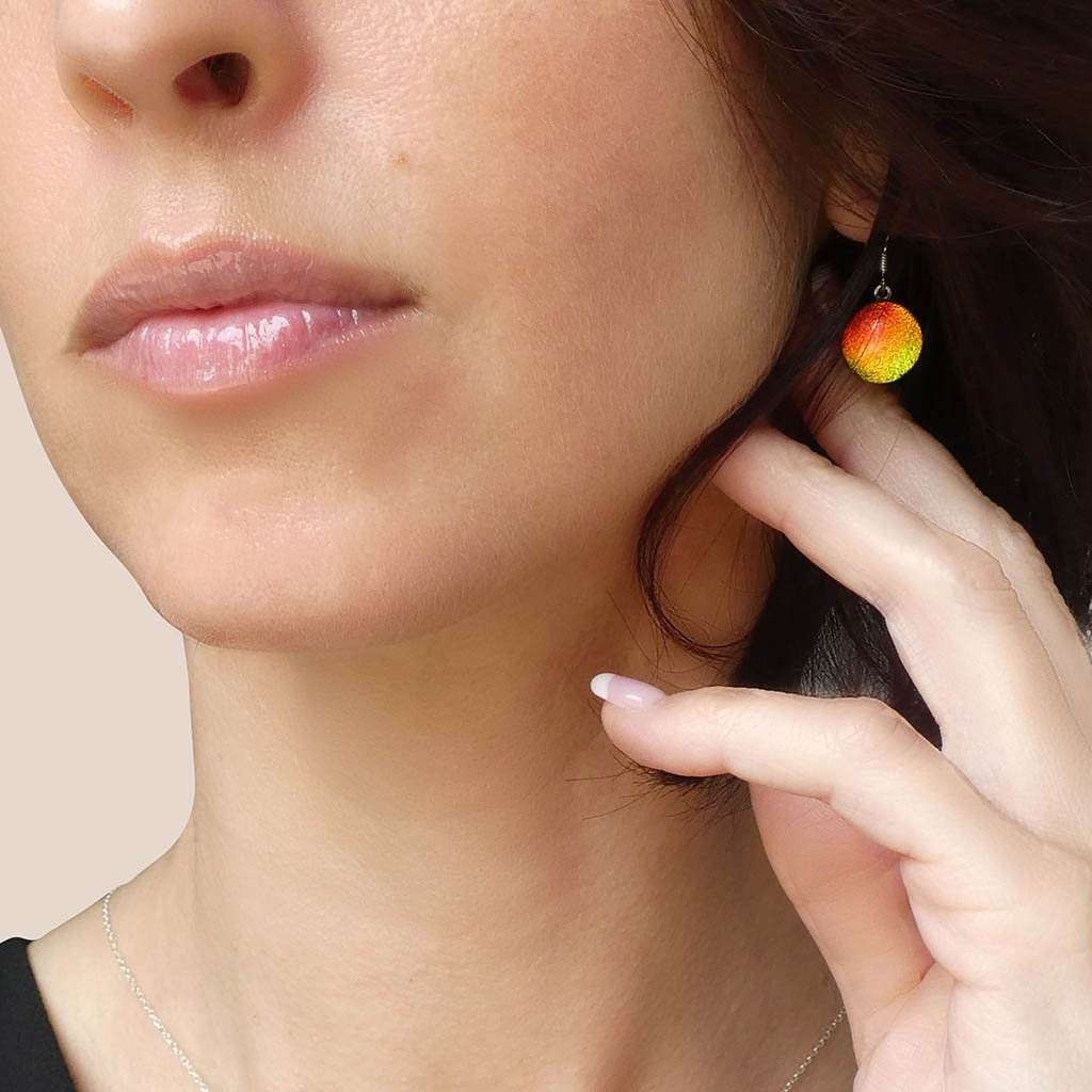 EARRINGS ORANGE GOLD ~ CRYSTAL GREEN | ECLIPSE | SILVER 925 | REFLET[proEARRINGS ORANGE GOLD ~ CRYSTAL GREENduct_vendor]MicrocosmosPRODUCT INFORMATION

Exclusive Microcosmoses Glass Reflet™
Base: Sterling Silver 925
Bead size: From 12 mm / 0.5"


Free Gift Box 


The  Microcosmoses Reflet EclipsEARRINGS GLASS REFLET