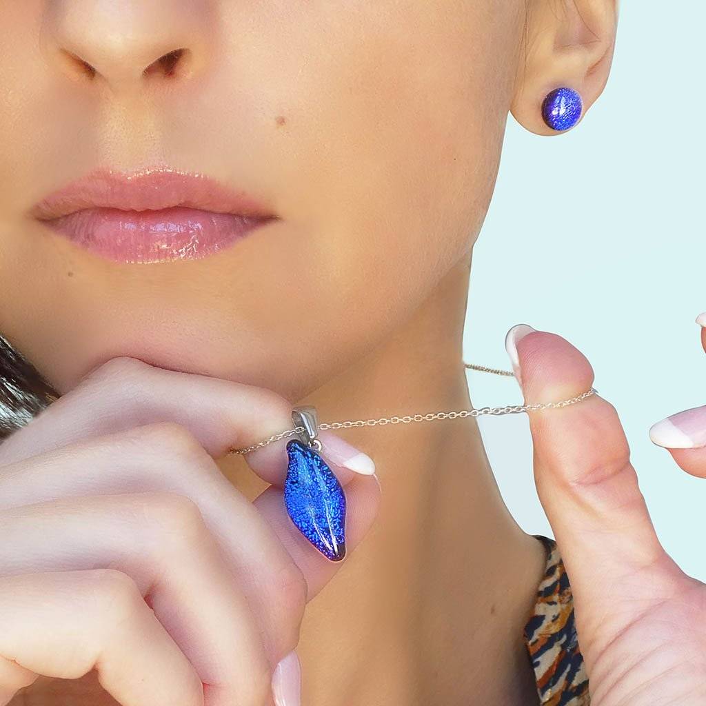 EARRINGS STARRY BLUE ~ INDIGO | ECLIPSE | STUD | REFLET[proEARRINGS STARRY BLUE ~ INDIGOduct_vendor]MicrocosmosPRODUCT INFORMATION

Exclusive Microcosmoses Glass Reflet™
Base: Sterling Silver 925 ~ Stainless Steel
Bead size: From 8 to 10 mm  / From 0.3" to 0.4"


Free Gift BoEARRINGS GLASS REFLET