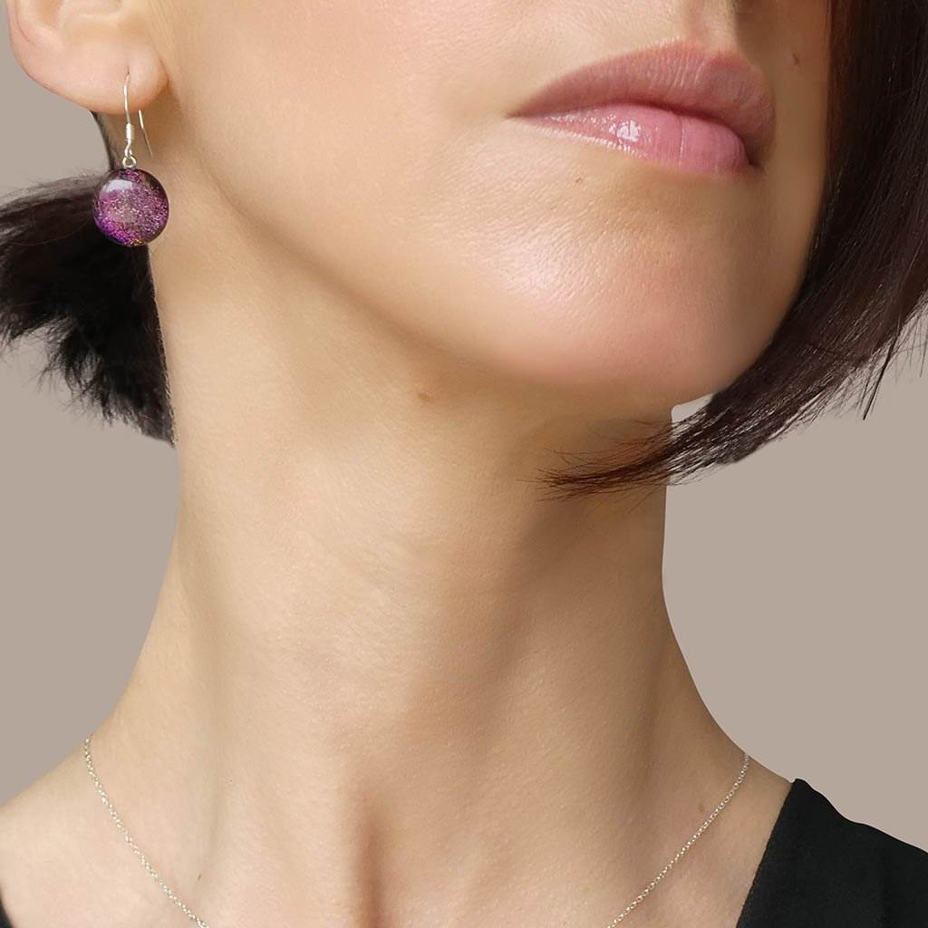 EARRINGS VIOLET ~ EMERALD | ECLIPSE |  SILVER 925 | REFLET[proEARRINGS VIOLET ~ EMERALDduct_vendor]MicrocosmosPRODUCT INFORMATION

Exclusive Microcosmoses Glass Reflet™
Base: Sterling Silver 925
Bead size: From 12 mm / 0.5"


Free Gift Box 


The  Microcosmoses Reflet EclipsEARRINGS GLASS REFLET