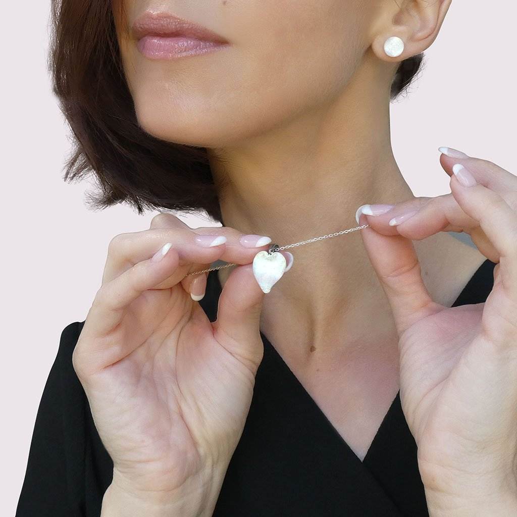 EARRINGS IRIDESCENT WHITE | ECLIPSE | STUD | REFLET[proEARRINGS IRIDESCENT WHITEduct_vendor]MicrocosmosPRODUCT INFORMATION

Exclusive Microcosmoses Glass Reflet™
Base: Sterling Silver 925 ~ Stainless Steel
Bead size: From 8 to 10 mm  / From 0.3" to 0.4"


Free Gift BoEARRINGS GLASS REFLET