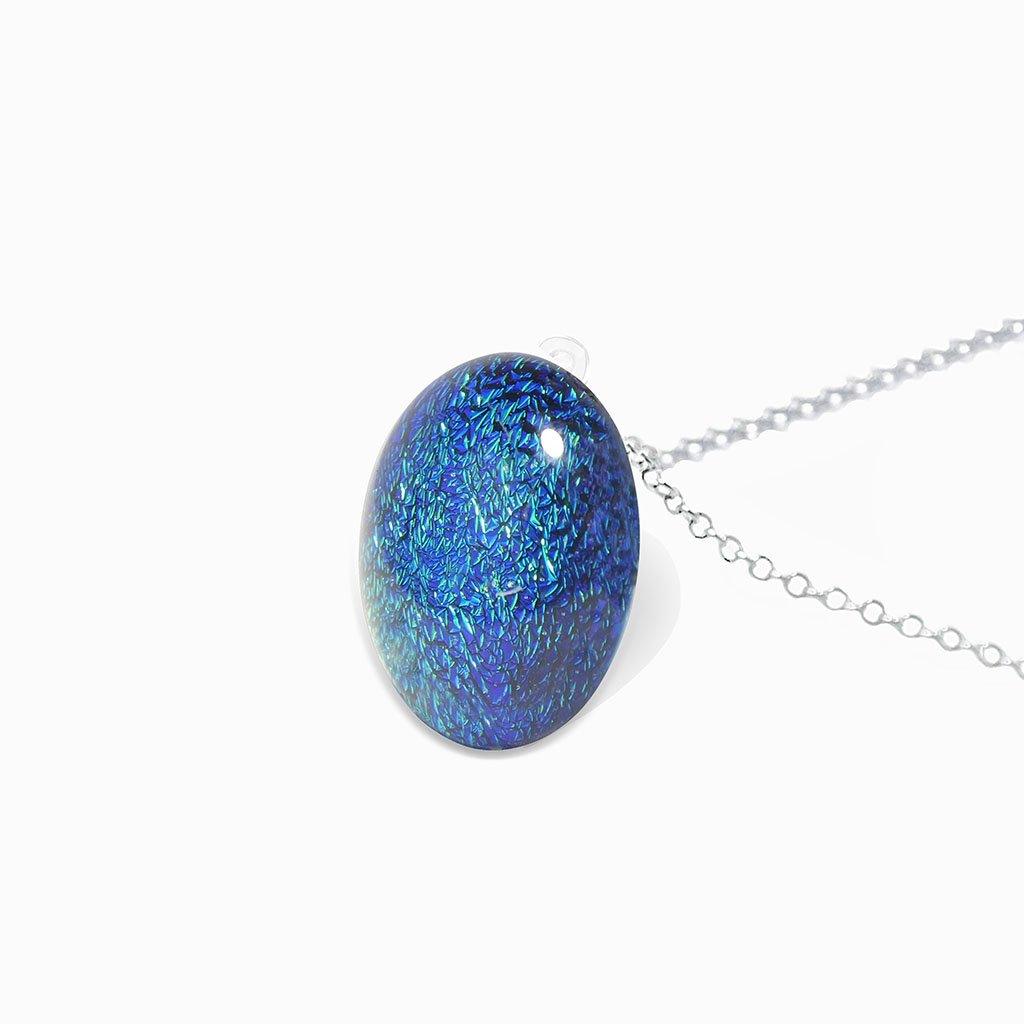 NECKLACE GREEN KELLY ~ BLUE BELIZE | ECLIPSE | REFLET[proNECKLACE GREEN KELLY ~ BLUE BELIZEduct_vendor]MicrocosmosPRODUCT INFORMATION

Exlusive Microcosmoses Glass Reflet
Bead size: 14 mm / 0.55"

Base chain: Sterling Silver 925 ~ Stainless Steel 
Chain thickness: 1 mm (St.SilveNECKLACE