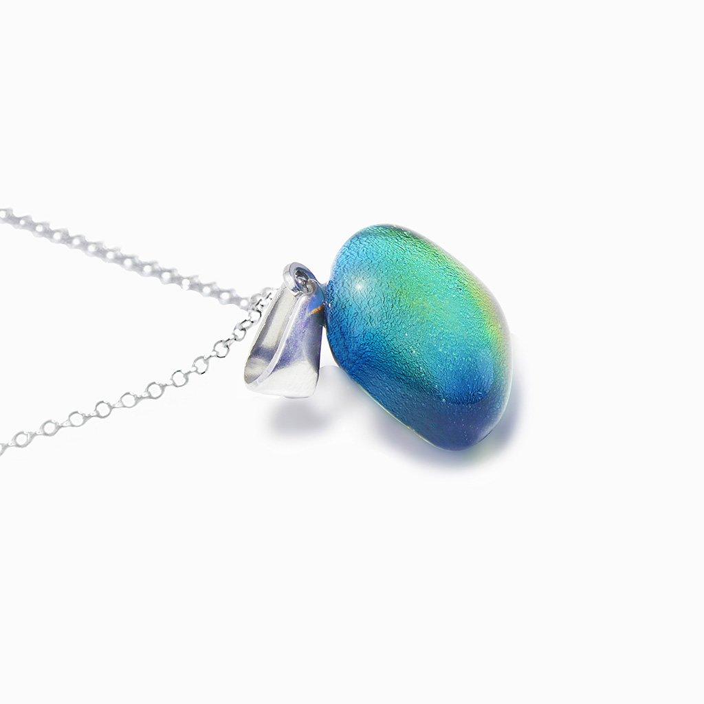 NECKLACE ORANGE GOLD ~ CRYSTAL GREEN | SQUIRCLE | REFLET[proNECKLACE ORANGE GOLD ~ CRYSTAL GREENduct_vendor]MicrocosmosPRODUCT INFORMATION

Exlusive Microcosmoses Glass Reflet
Bead size length: 14 mm / 0.55" |  width: 14 mm / 0.55"

Base chain: Sterling Silver 925 ~ Stainless Steel 
NECKLACE