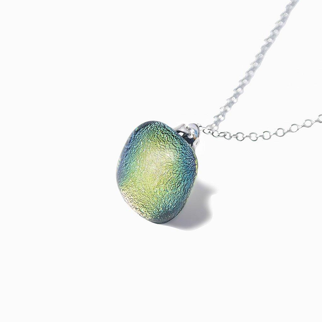 NECKLACE PARME ~ LIGHT GREEN | SQUIRCLE | REFLET[proNECKLACE PARME ~ LIGHT GREENduct_vendor]MicrocosmosPRODUCT INFORMATION

Exlusive Microcosmoses Glass Reflet
Bead size length: 14 mm / 0.55" |  width: 14 mm / 0.55"

Base chain: Sterling Silver 925 ~ Stainless Steel 
NECKLACE