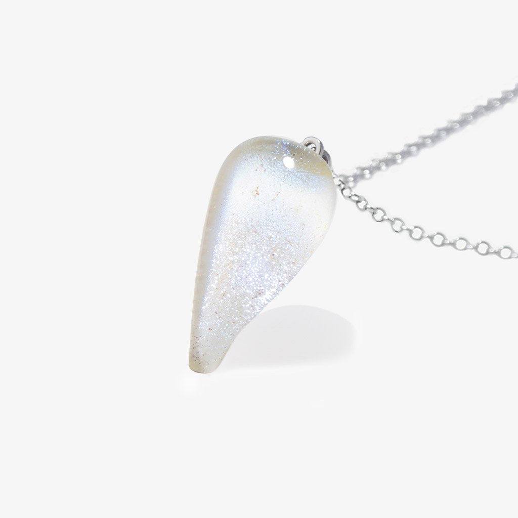 NECKLACE IRIDESCENT WHITE | DROP | REFLET[proNECKLACE IRIDESCENT WHITEduct_vendor]MicrocosmosPRODUCT INFORMATION

Exlusive Microcosmoses Glass Reflet
Bead size length: 20 mm/ 0.8" |  width: 12 mm/ 0.5"

Base chain: Sterling Silver 925 ~ Stainless Steel 
ChaiNECKLACE