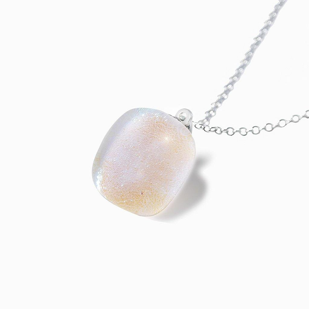 NECKLACE IRIDESCENT WHITE | SQUIRCLE | REFLET[proNECKLACE IRIDESCENT WHITEduct_vendor]MicrocosmosPRODUCT INFORMATION

Exlusive Microcosmoses Glass Reflet
Bead size length: 14 mm / 0.55" |  width: 14 mm / 0.55"

Base chain: Sterling Silver 925 ~ Stainless Steel 
NECKLACE