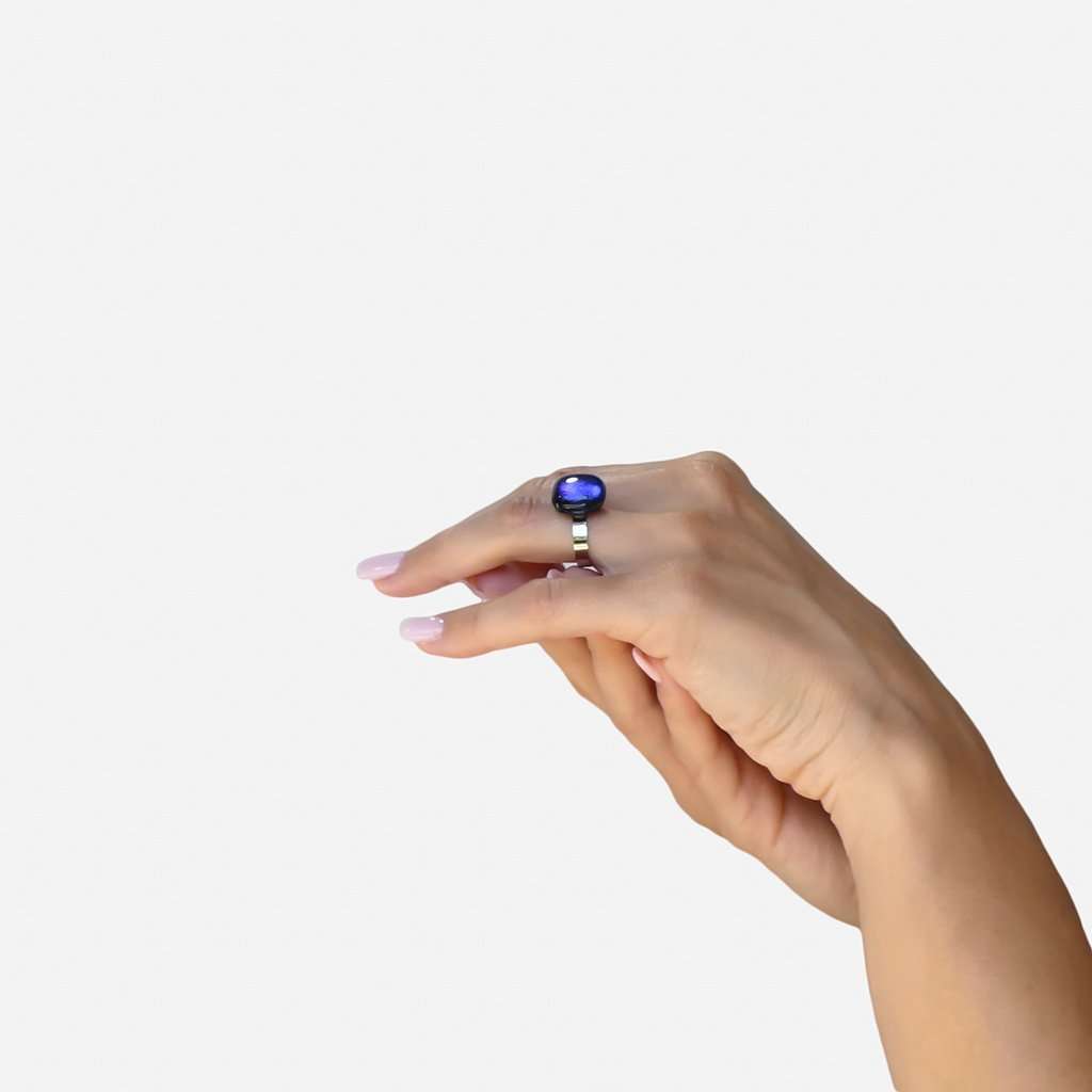 RING EMERAUDE ~ IRIS BLUE | SQUIRCLE | REFLET[proRING EMERAUDE ~ IRIS BLUEduct_vendor]MicrocosmosPRODUCT INFORMATION

Exclusive Microcosmoses Glass Reflet™
Base: Stainless Steel 
Bead size length: 12~14 mm / 0.47"~0.55" |  width: 12~14 mm / 0.47"~0.55"


Free GiRINGS GLASS REFLET