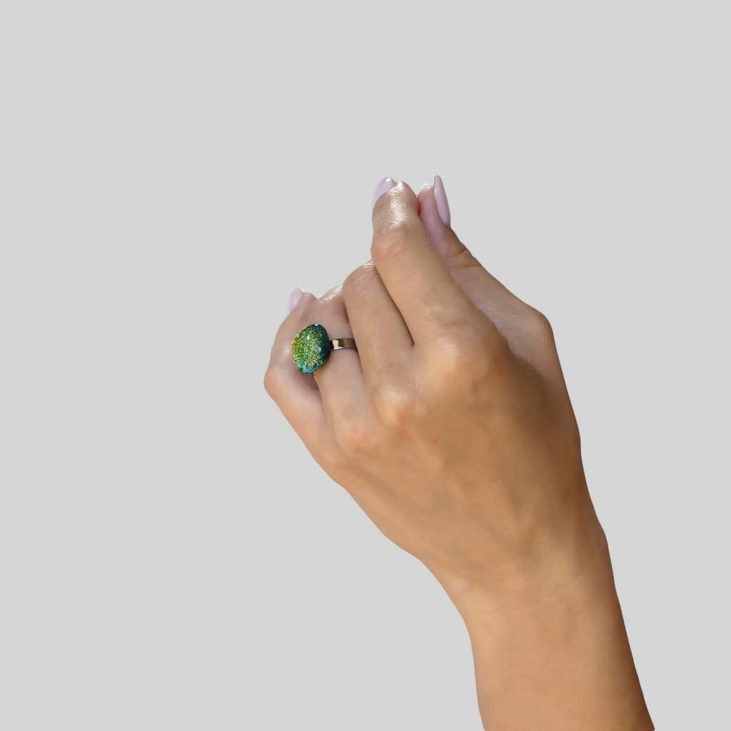 RING GOLD ~ GREEN BOKEH | SQUIRCLE | REFLET[proRING GOLD ~ GREEN BOKEHduct_vendor]MicrocosmosPRODUCT INFORMATION

Exclusive Microcosmoses Glass Reflet™
Base: Stainless Steel 
Bead size length: 12~14 mm / 0.47"~0.55" |  width: 12~14 mm / 0.47"~0.55"


Free GiRINGS GLASS REFLET