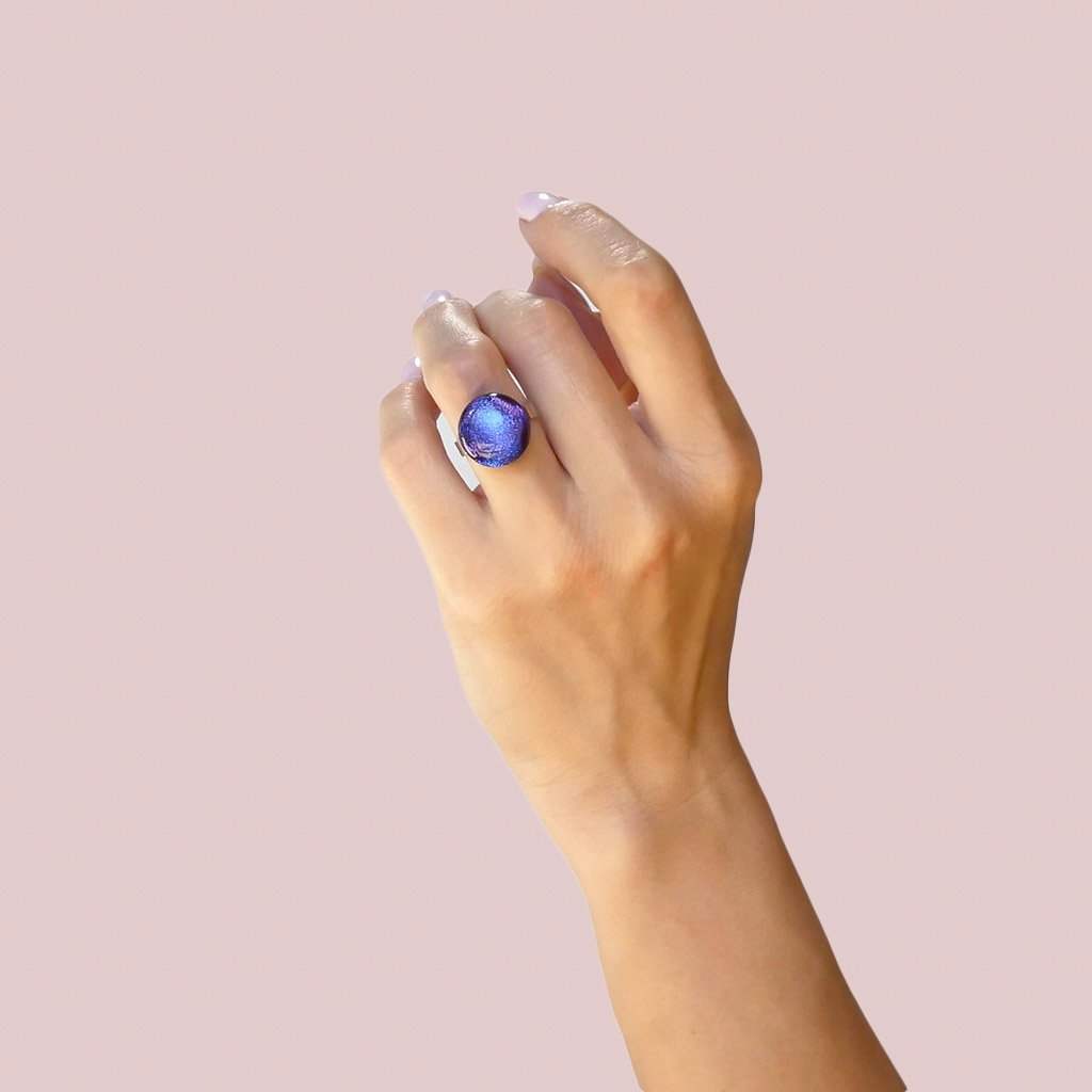 RING INDIGO ~ ETERNAL FUSHIA | ECLIPSE | REFLET[proRING INDIGO ~ ETERNAL FUSHIAduct_vendor]MicrocosmosPRODUCT INFORMATION 

Exclusive Microcosmoses Glass Reflet™
Base: Stainless Steel 
Bead size: 12~14 mm / 0.47"~0.55"


Free Gift Box 


The  Microcosmoses Reflet  StRINGS GLASS REFLET