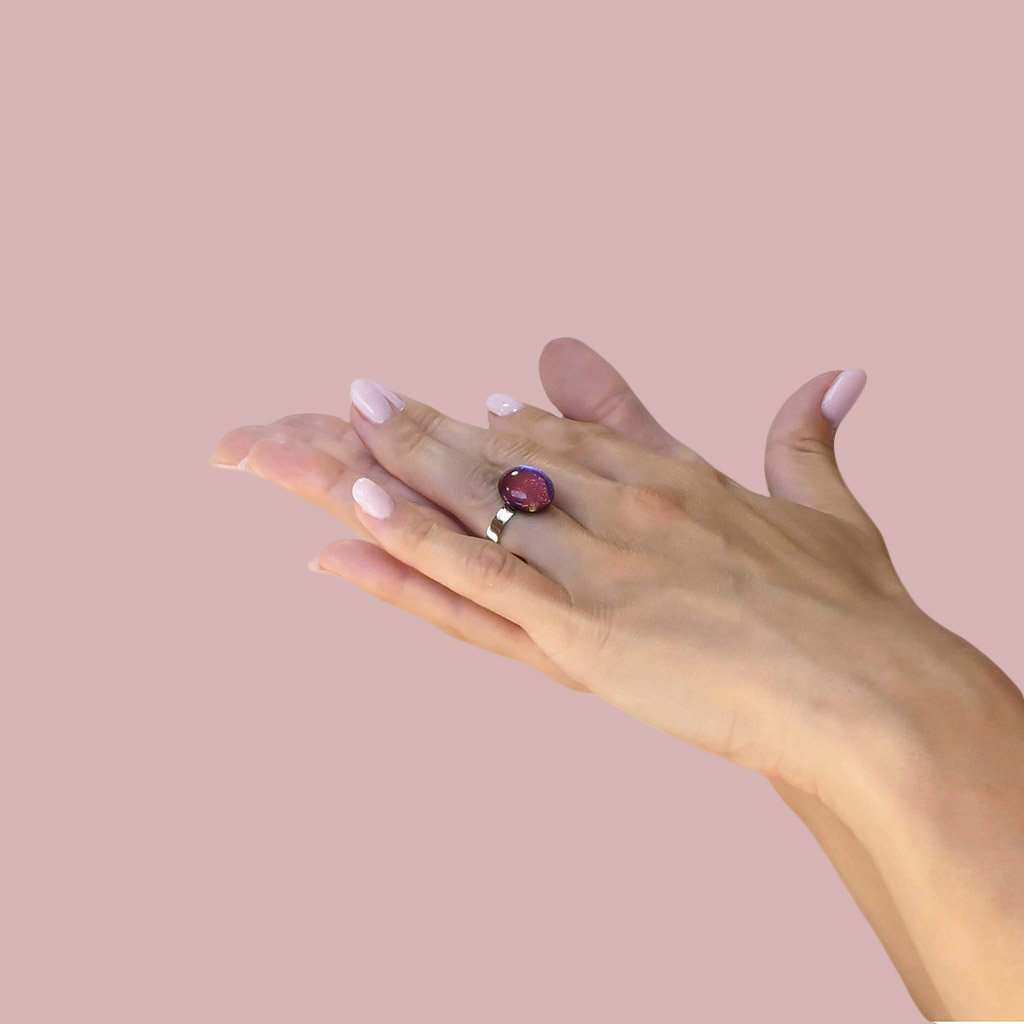 RING INDIGO ~ ETERNAL FUSHIA | ECLIPSE | REFLET[proRING INDIGO ~ ETERNAL FUSHIAduct_vendor]MicrocosmosPRODUCT INFORMATION 

Exclusive Microcosmoses Glass Reflet™
Base: Stainless Steel 
Bead size: 12~14 mm / 0.47"~0.55"


Free Gift Box 


The  Microcosmoses Reflet  StRINGS GLASS REFLET