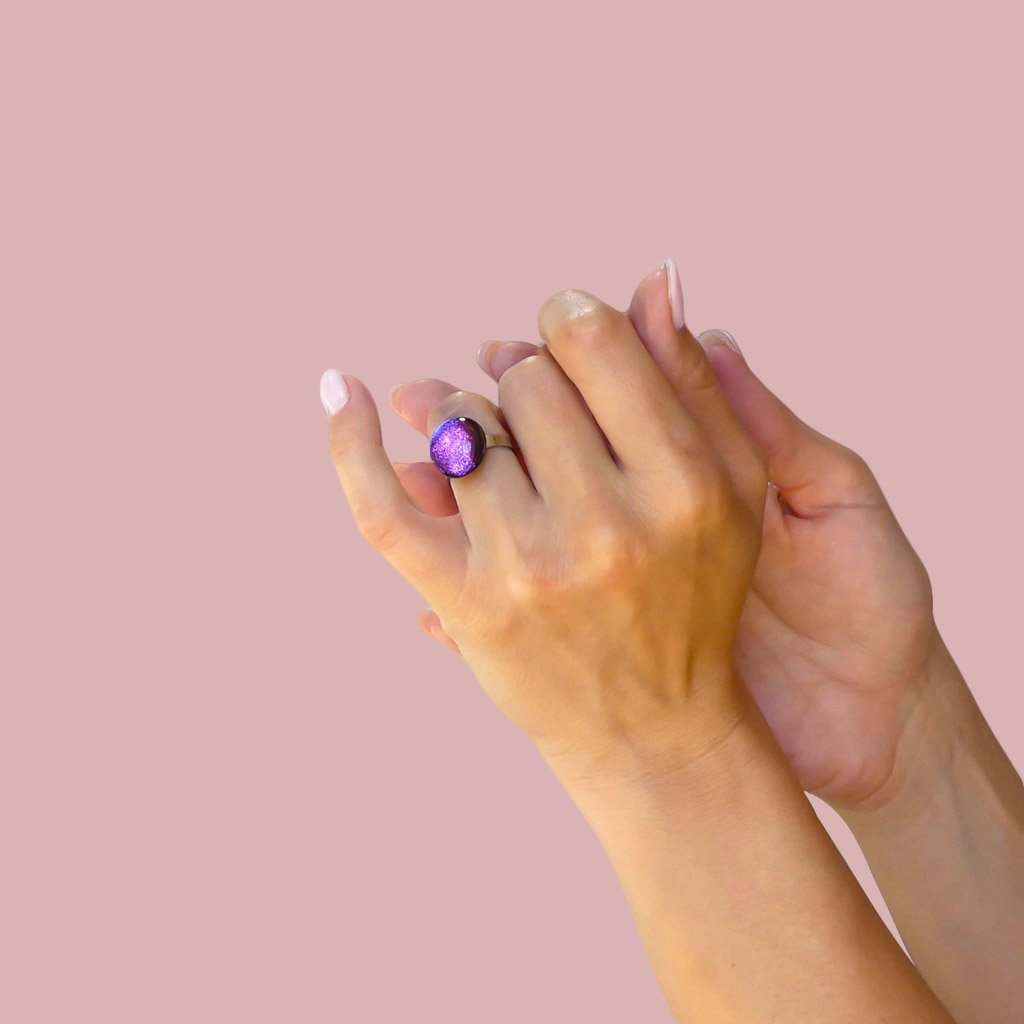 RING INDIGO ~ ETERNAL FUSHIA | ECLIPSE | REFLET[proRING INDIGO ~ ETERNAL FUSHIAduct_vendor]MicrocosmosPRODUCT INFORMATION 

Exclusive Microcosmoses Glass Reflet™
Base: Stainless Steel 
Bead size: 12~14 mm / 0.47"~0.55"


Free Gift Box 


The  Microcosmoses Reflet  StRINGS GLASS REFLET