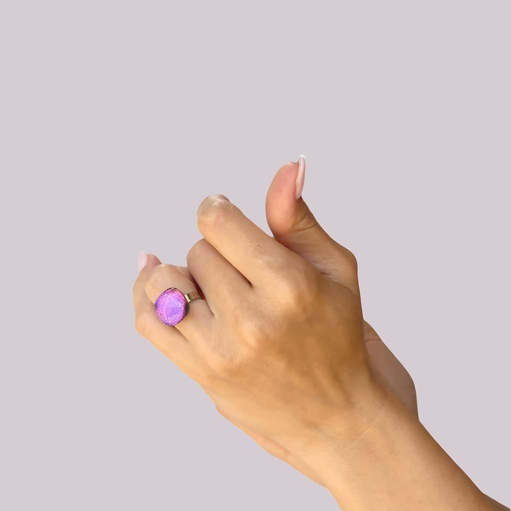 RING INDIGO ~ ETERNAL FUSHIA | SQUIRCLE | REFLET[proRING INDIGO ~ ETERNAL FUSHIAduct_vendor]MicrocosmosPRODUCT INFORMATION

Exclusive Microcosmoses Glass Reflet™
Base: Stainless Steel 
Bead size length: 12~14 mm / 0.47"~0.55" |  width: 12~14 mm / 0.47"~0.55"


Free GiRINGS GLASS REFLET