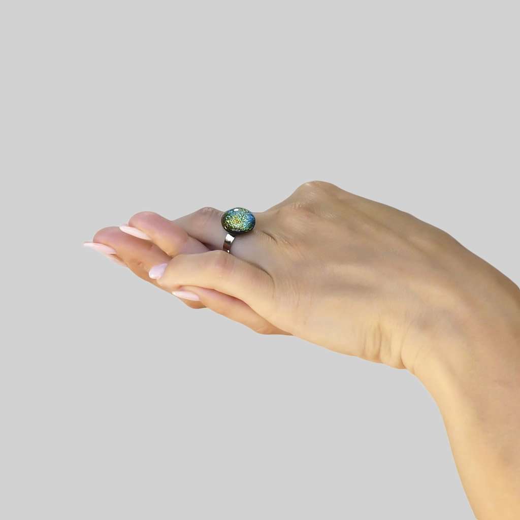 RING ORANGE GOLD ~ CRYSTAL GREEN | ECLIPSE | REFLET[proRING ORANGE GOLD ~ CRYSTAL GREENduct_vendor]MicrocosmosPRODUCT INFORMATION 

Exclusive Microcosmoses Glass Reflet™
Base: Stainless Steel 
Bead size: 12~14 mm / 0.47"~0.55"


Free Gift Box 


The  Microcosmoses Reflet  StRINGS GLASS REFLET