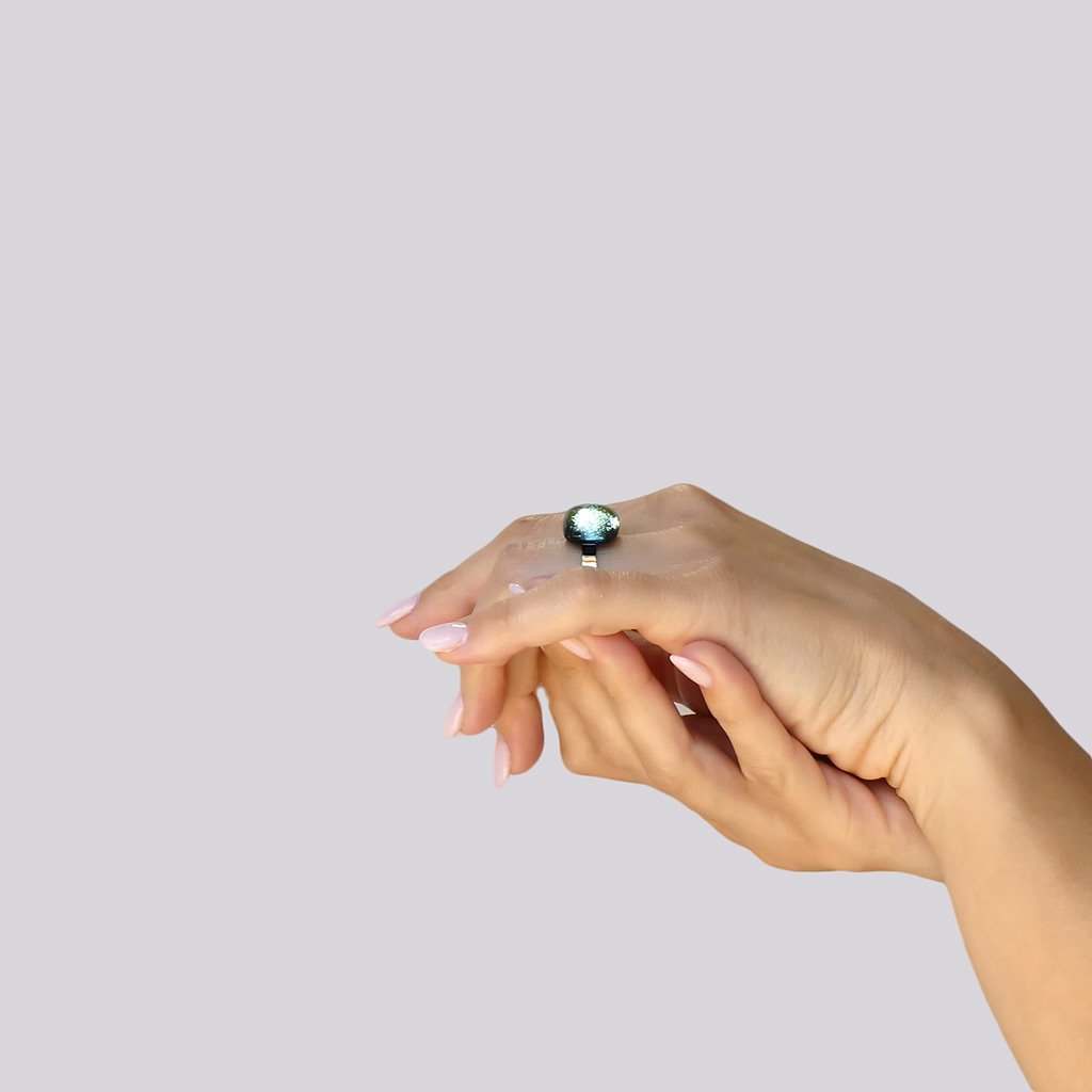 RING PARME ~ LIGHT GREEN | SQUIRCLE | REFLET[proRING PARME ~ LIGHT GREENduct_vendor]MicrocosmosPRODUCT INFORMATION

Exclusive Microcosmoses Glass Reflet™
Base: Stainless Steel 
Bead size length: 12~14 mm / 0.47"~0.55" |  width: 12~14 mm / 0.47"~0.55"


Free GiRINGS GLASS REFLET