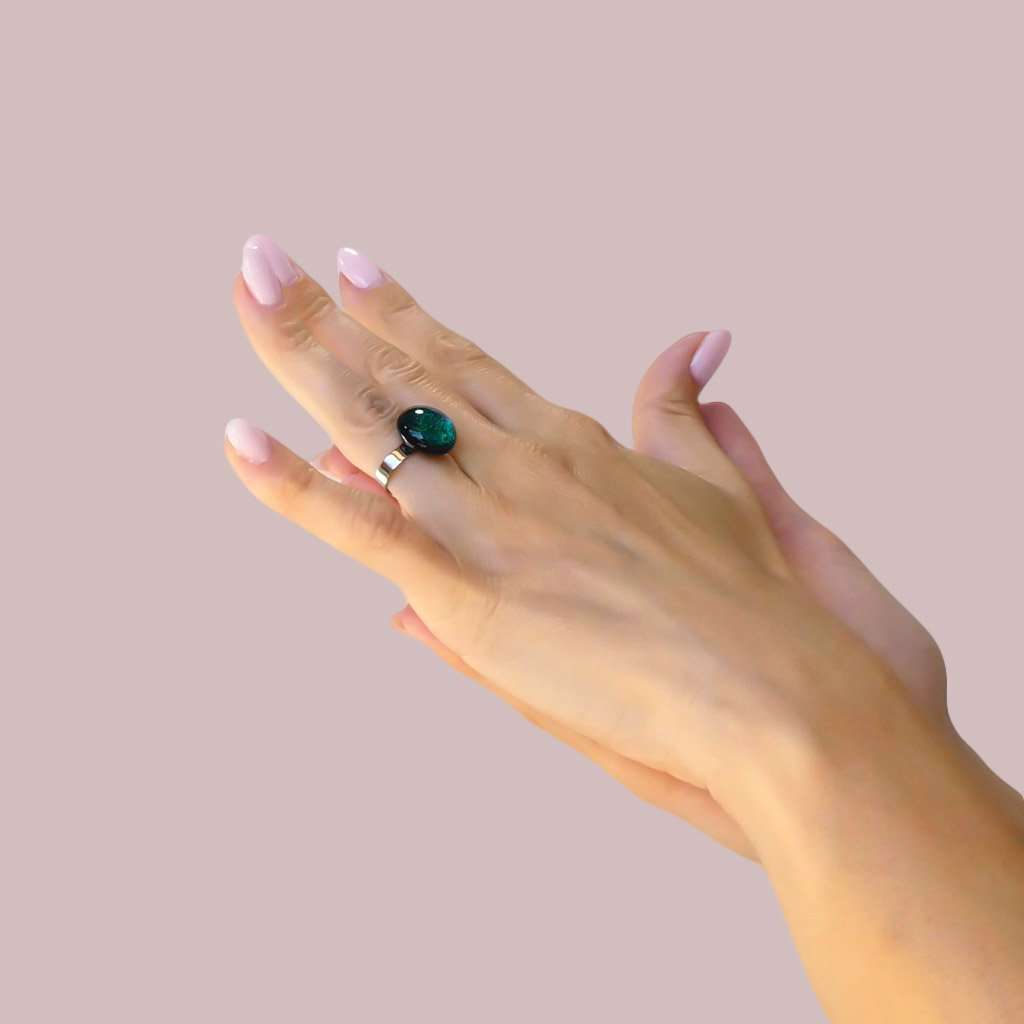 RING VIOLET ~ EMERALD | ECLIPSE | REFLET[proRING VIOLET ~ EMERALDduct_vendor]MicrocosmosPRODUCT INFORMATION 

Exclusive Microcosmoses Glass Reflet™
Base: Stainless Steel 
Bead size: 12~14 mm / 0.47"~0.55"


Free Gift Box 


The  Microcosmoses Reflet SteRINGS GLASS REFLET