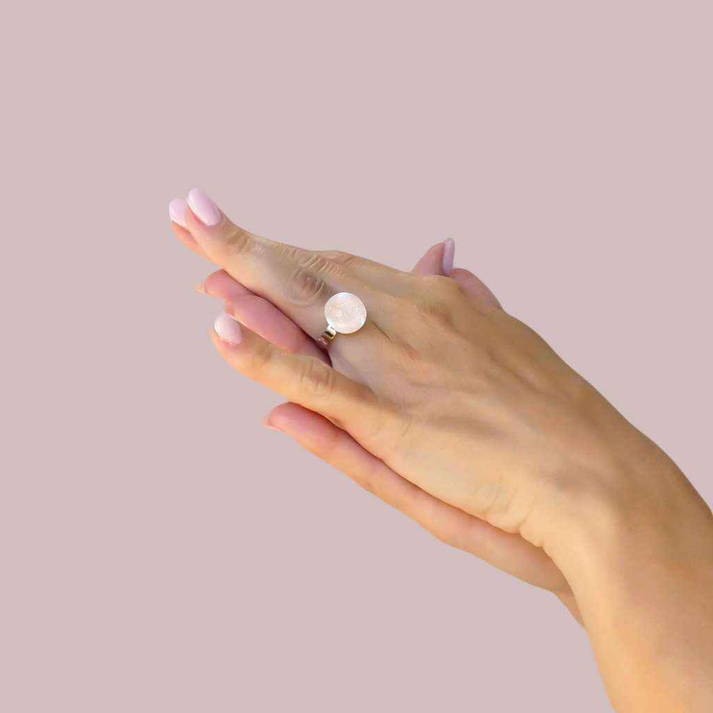 RING IRIDESCENT WHITE | ECLIPSE | REFLET[proRING IRIDESCENT WHITEduct_vendor]MicrocosmosPRODUCT INFORMATION 

Exclusive Microcosmoses Glass Reflet™
Base: Stainless Steel 
Bead size: 12~14 mm / 0.47"~0.55"


Free Gift Box 


The  Microcosmoses Reflet SteRINGS GLASS REFLET